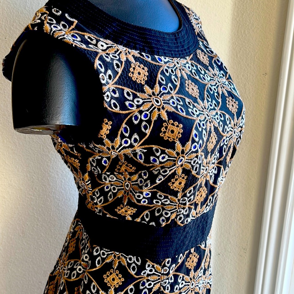 Anthropologie HD in Paris embroidered shift sleeveless dress